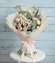 Букет цветов из:  Розы и Лизиантусы в Савостино