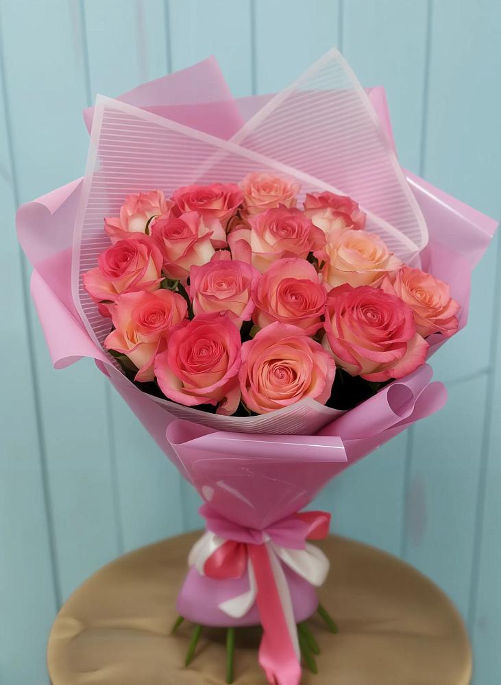 Букет 15 Розовых роз Равель в Савостино