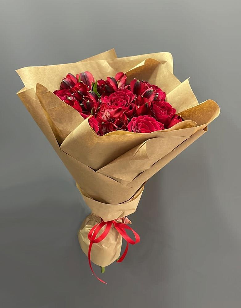 Букет цветов из: Альстромерии и Розы в Савостино