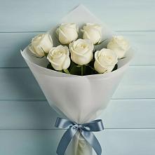 Букет 7 Белых роз Эдлесс Лав в Савостино