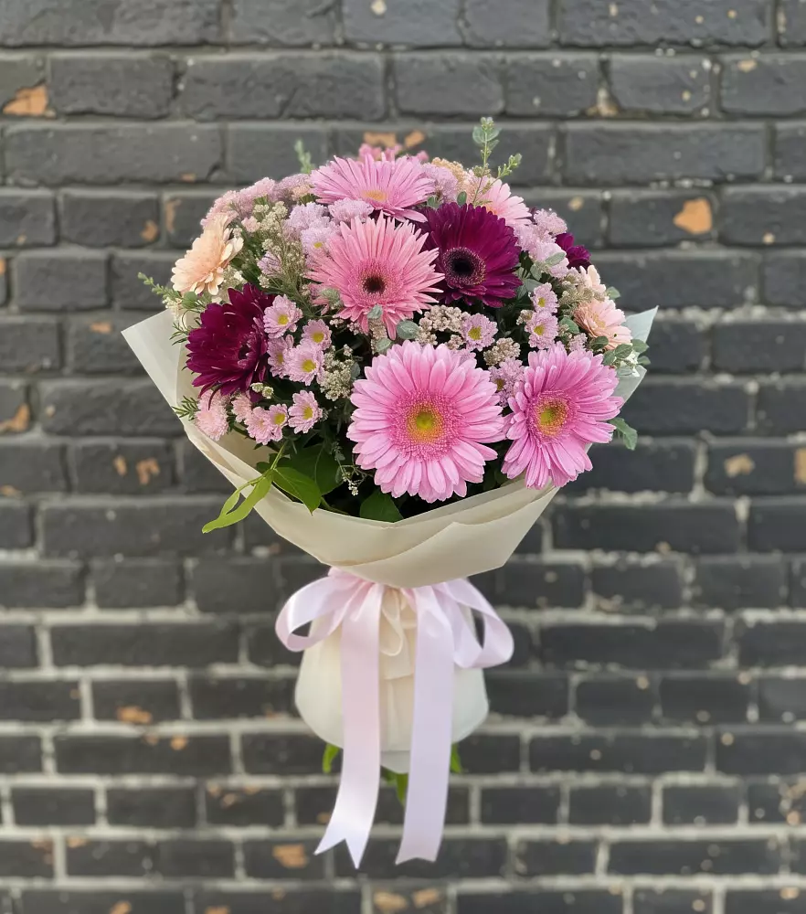 Букет цветов из: Герберы и Хризантемы в Савостино