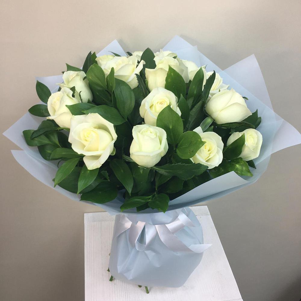 Букет 15 Белых роз Проуд в Савостино