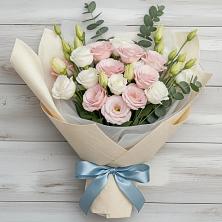 Букет цветов из:  Лизиантусы в Савостино