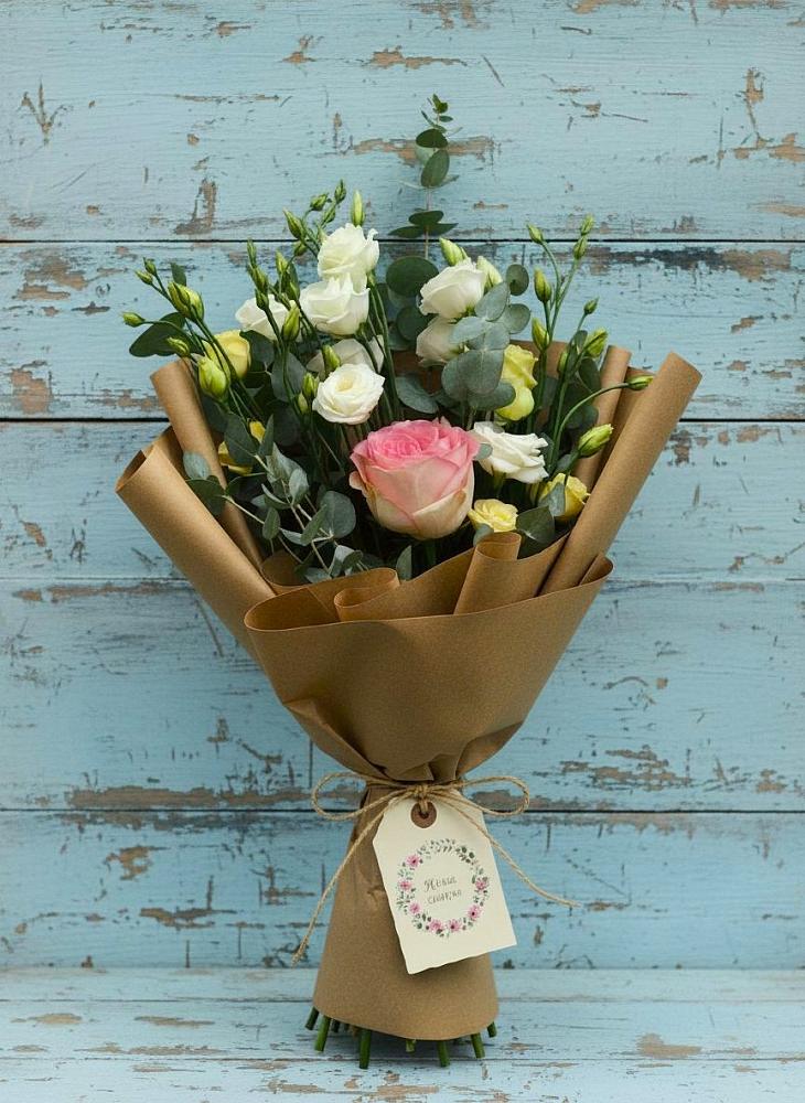 Букет цветов из: Розы и Лизиантусы в Савостино