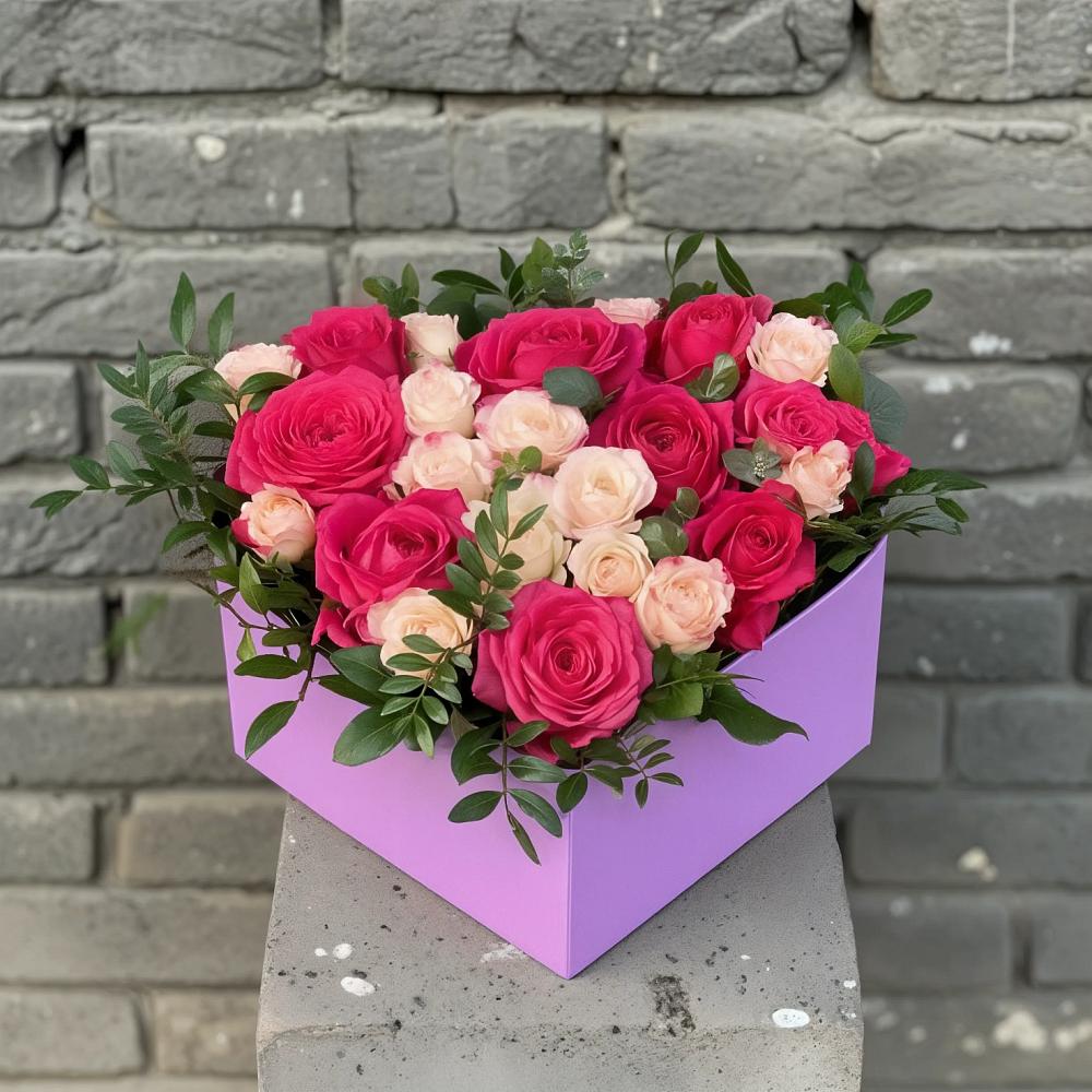 Цветочная композиция из Розы в коробке в Савостино