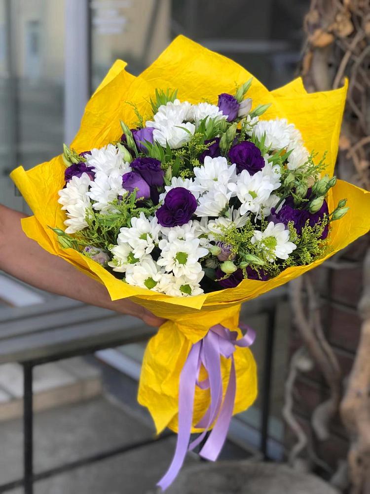Букет цветов из: Ирисы, Хризантемы и Ромашки в Савостино