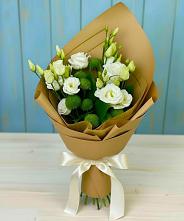 Букет цветов из:  Хризантемы и Лизиантусы в Савостино