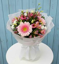 Букет цветов из:  Герберы, Альстромерии и Лизиантусы в Савостино