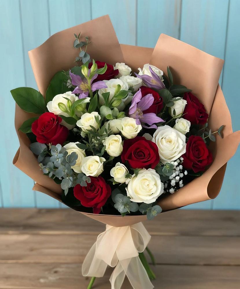 Букет цветов из: Розы и Альстромерии в Савостино