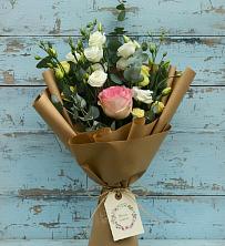 Букет цветов из:  Розы и Лизиантусы в Савостино