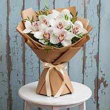 Букет цветов из:  Орхидеи и Розы в Савостино